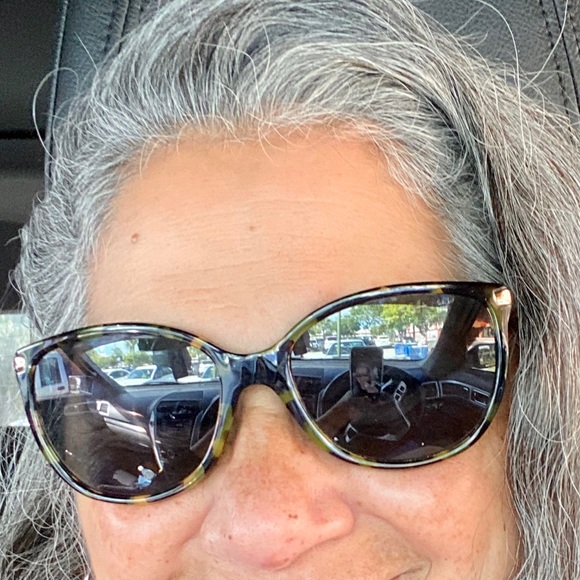 Meet your Posher, Giselle - Picture 1 of 1